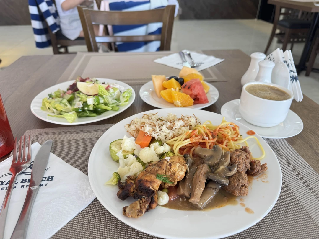 Мне очень понравилась экскурсия в Фуджейру. Отличная организация, экскурсия очень интересная, прекрасный отдых и масса новых