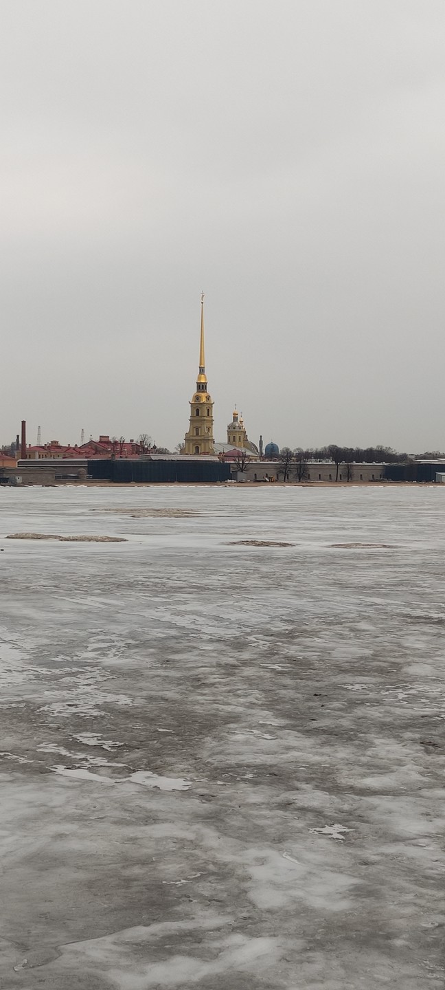 Это было одно из лучших решений! Неспешная прогулка по городу, в компании замечательной Айтан. Мы увидели