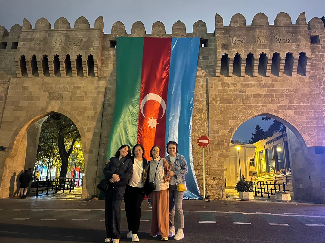 После посещения города Баку хотим оставить отзыв о экскурсии, которую провел для нас харизматичный гид Рауль