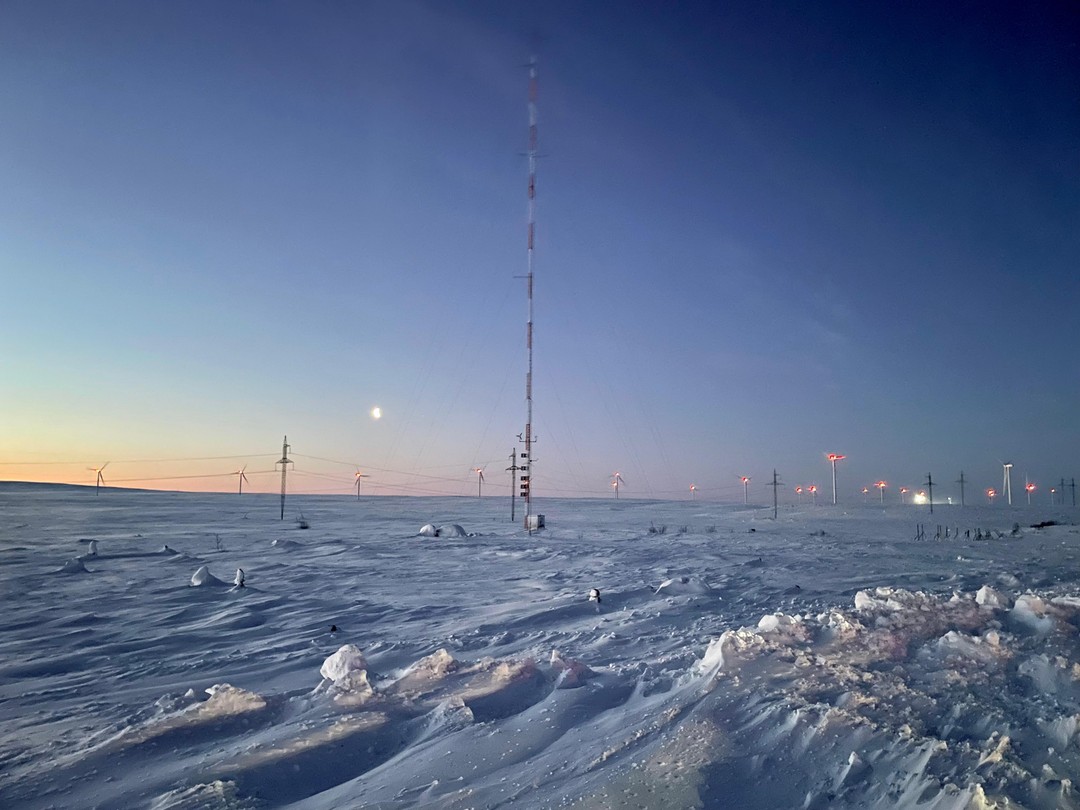 Удивительное путешествие! С нами ездил Петр. Очень интересно рассказывал про север, комфортный автомобиль. Везде успевали при