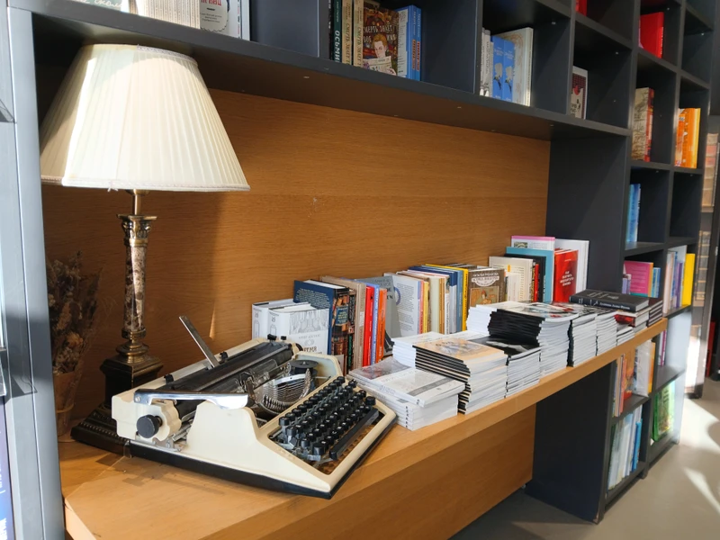 Прогулка по книжным магазинам Петербурга