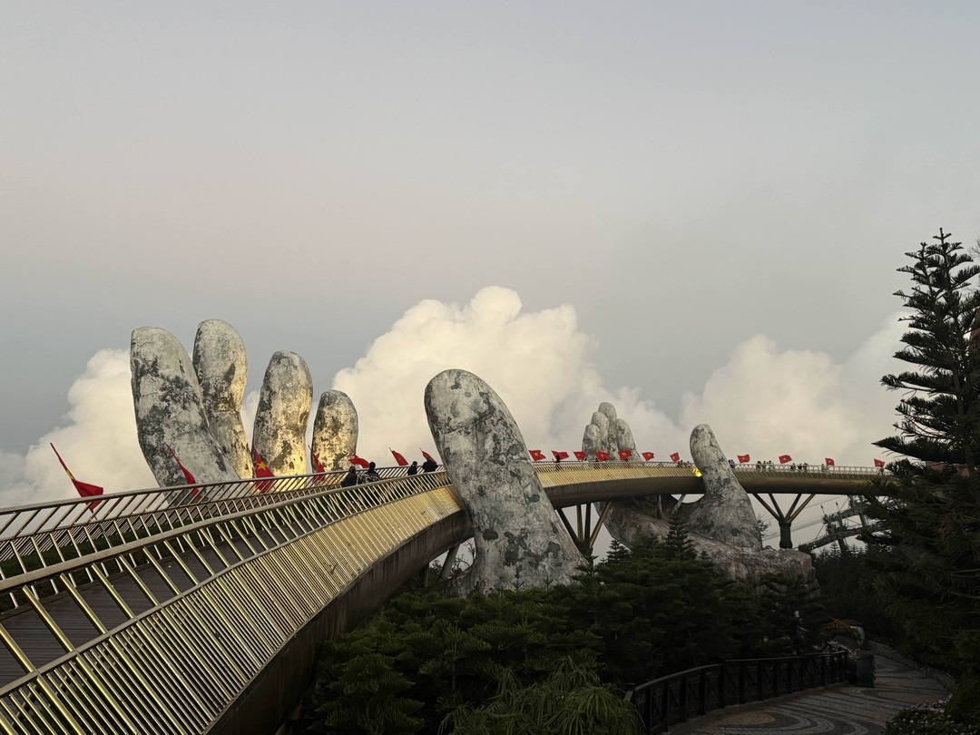 Провели прекрасный и интересный день. Гид Ильяс отлично владеет информацией и знает точки с красивыми видами