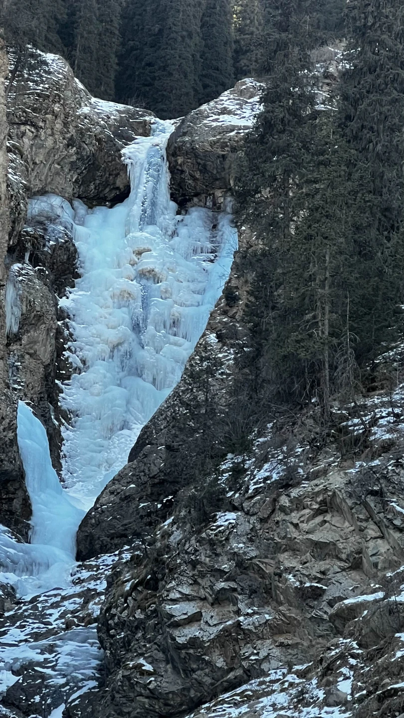 Это были прекрасные 2 дня, проведенные в путешествии по красотам Кыргызстана вместе с гидом Айбеком. Любые