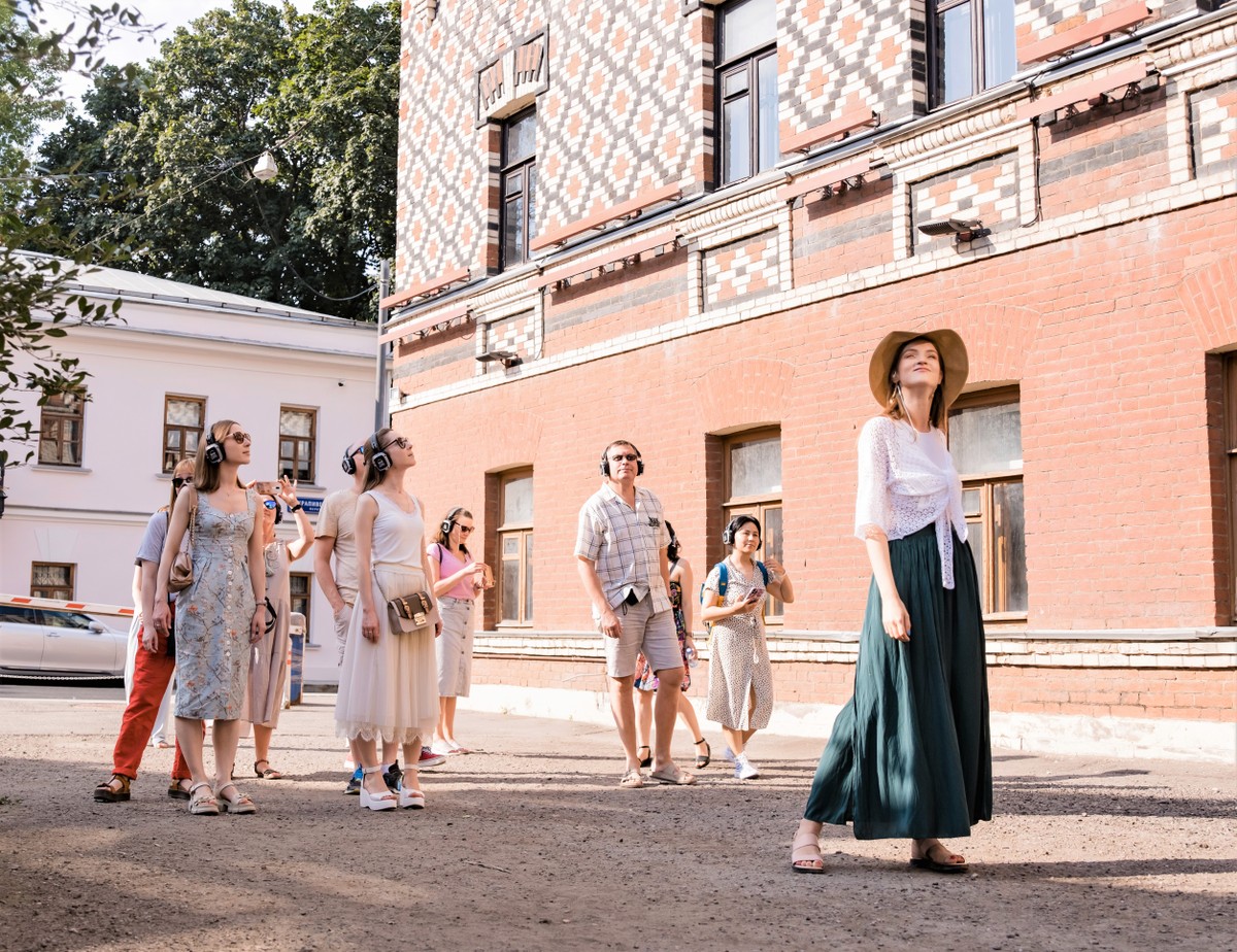 Экскурсия Иммерсивная прогулка по Москве «Город счастливых»