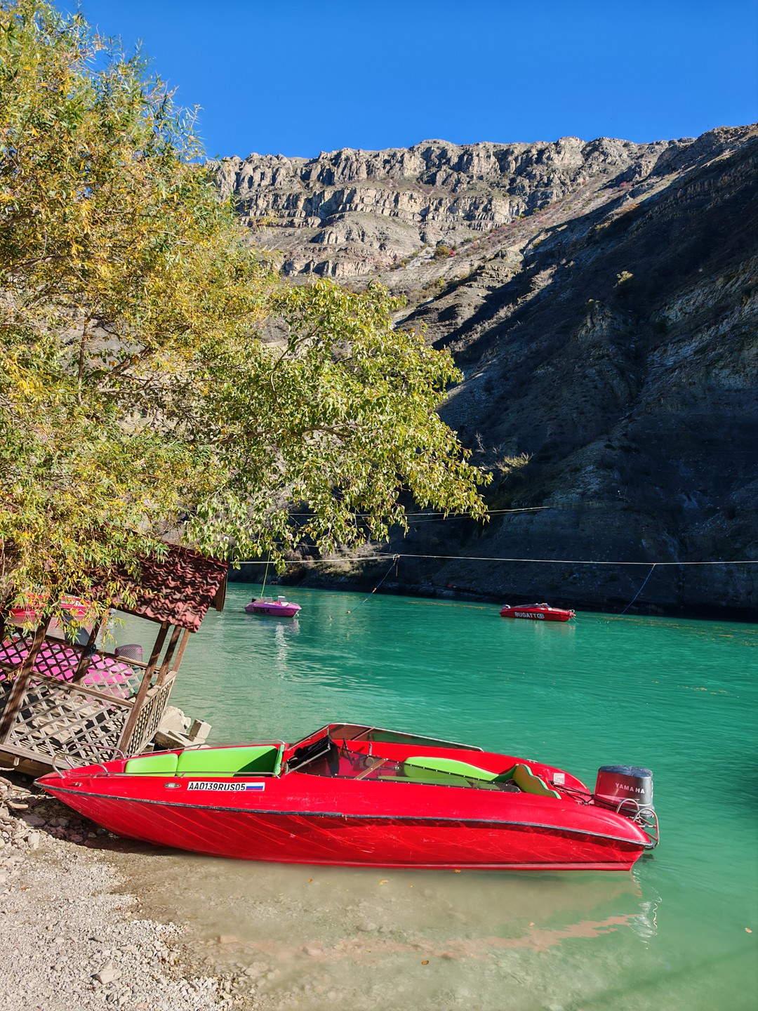 Для нас экскурсию провел Шамиль
