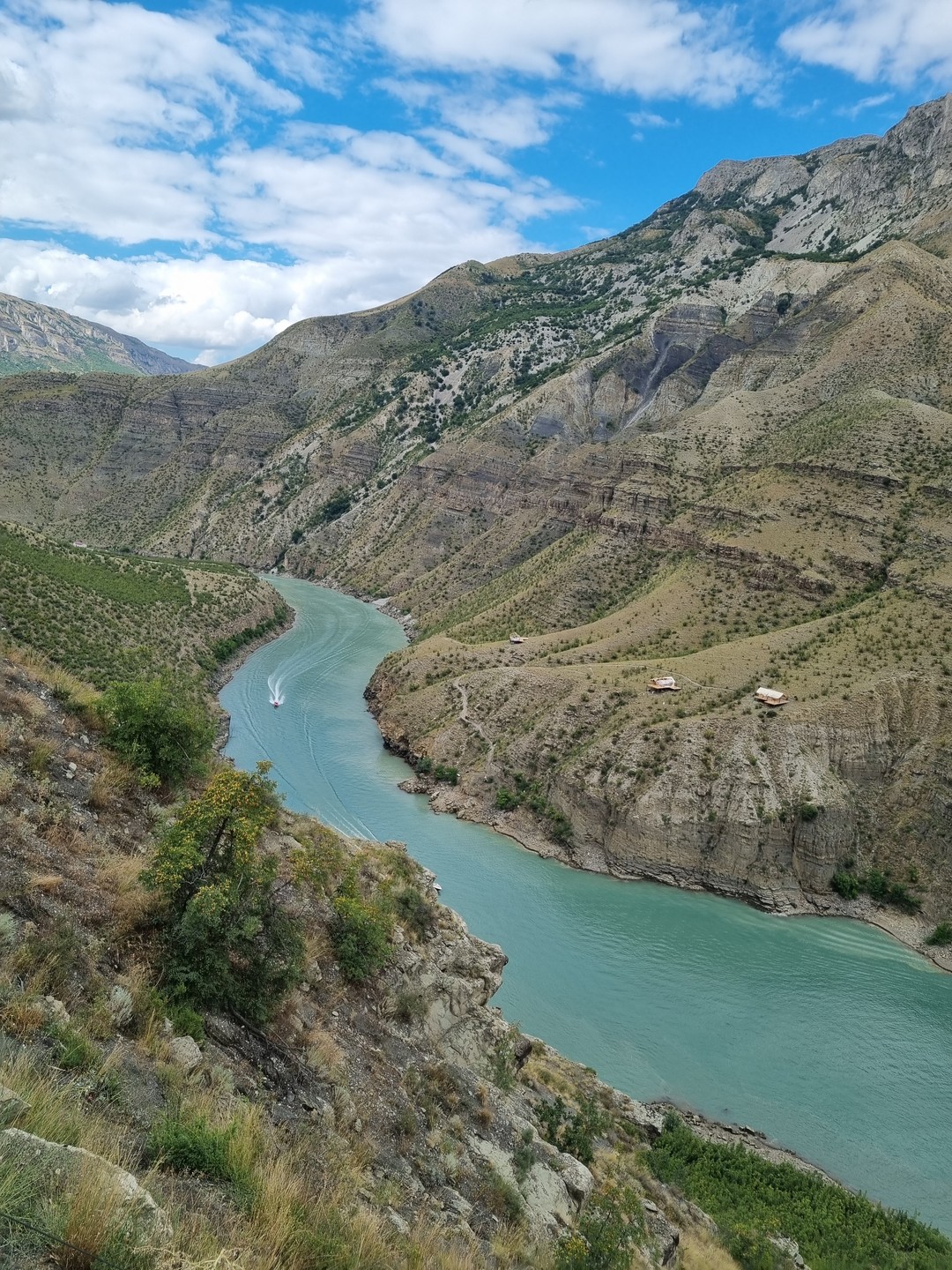 Хотела выразить огромную благодарность Вадиму,наша поездка в Дагестан вышла на 10из 10!