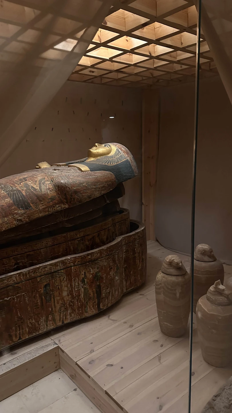 Смело рекомендуем! Этот гид от бога, замечательно знает историю, русский язык и обладает волшебной харизмой! Даже