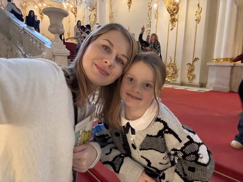 Квест-экскурсия понравилась,очень даже интересная. Гуляли с дочкой 7 лет около 3 часов. Но не только по