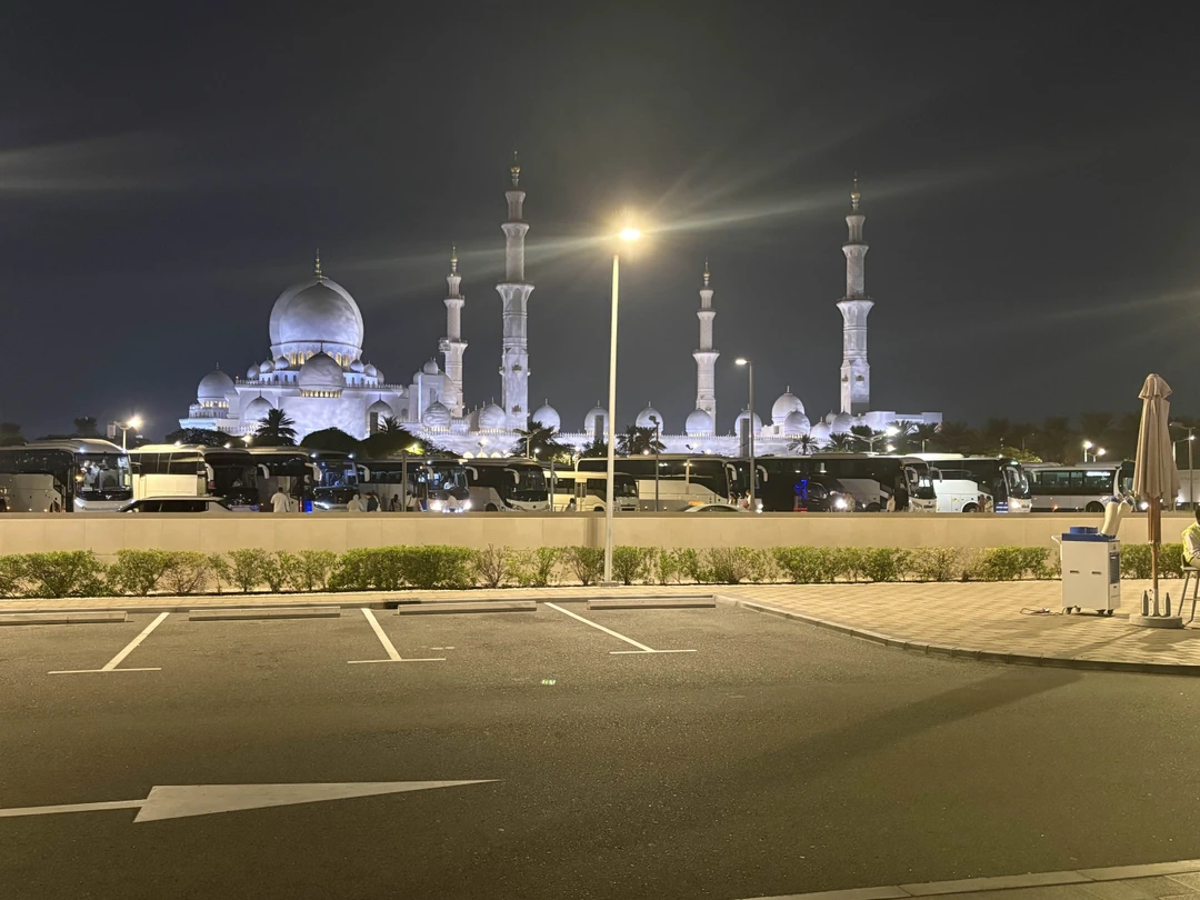 Девид просто замечательный экскурсовод. Было все прекрасно, везде успели вовремя. Впечатлений море. Трипстеп замечательная фирма. Едем