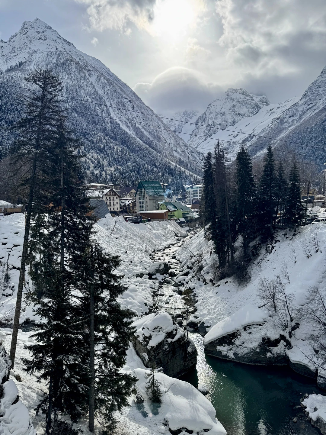 Прекрасная поездка с гидом Иваном, очень доброжелательный человек и интересный рассказчик, всегда готов помочь. Комфортное вождение,