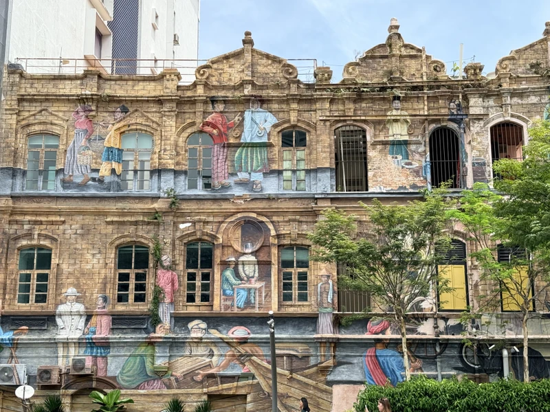 Артур, спасибо за проведенную экскурсию! Все заявленные места посетили, получили информацию о развитии и становлении Малайзии