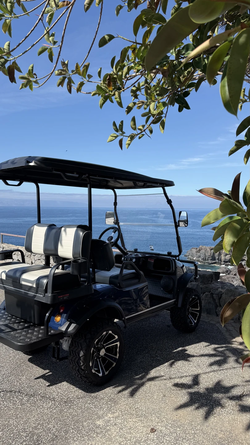 Замечательная экскурсия, однозначно стоит своих денег. Руслан - отличный знаток острова. Больше снимала видео.