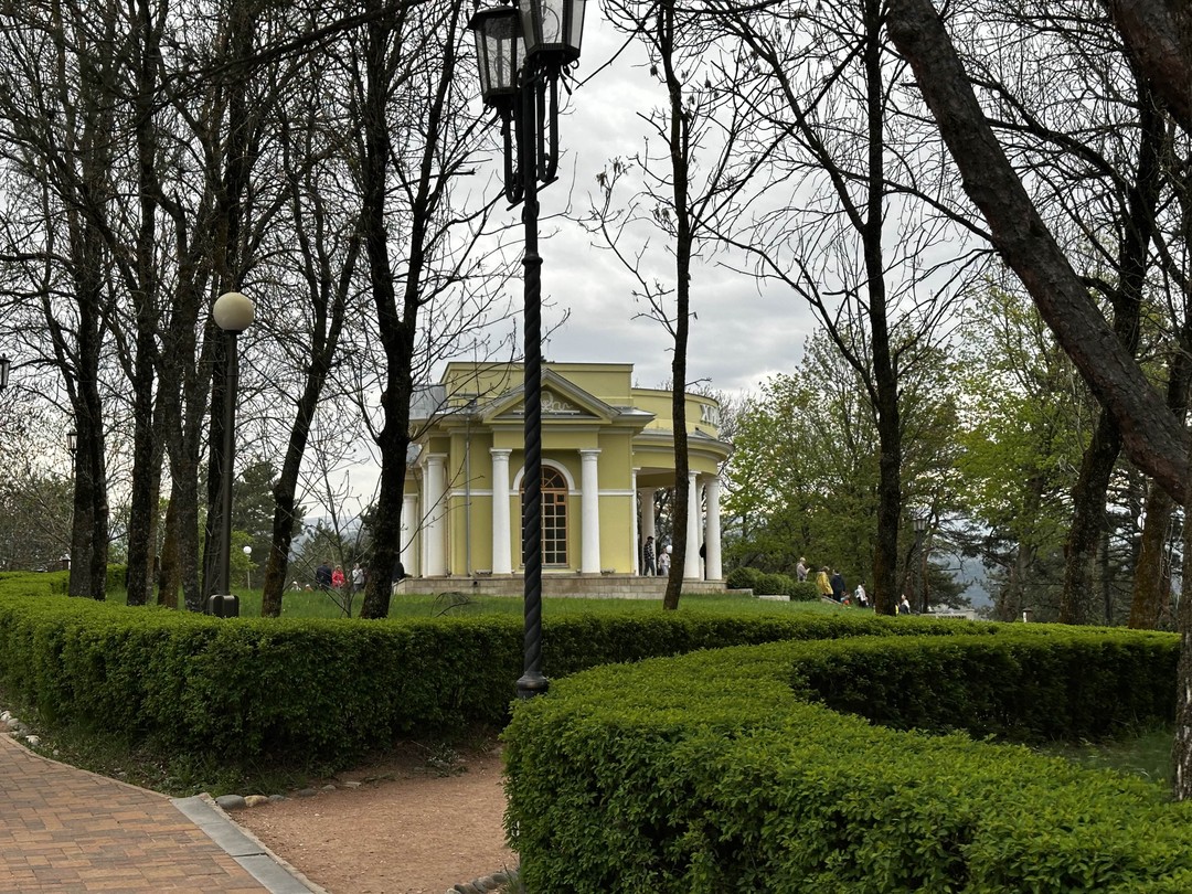 Кисловодский парк: природа, легенды, знаменитые люди (Елена)