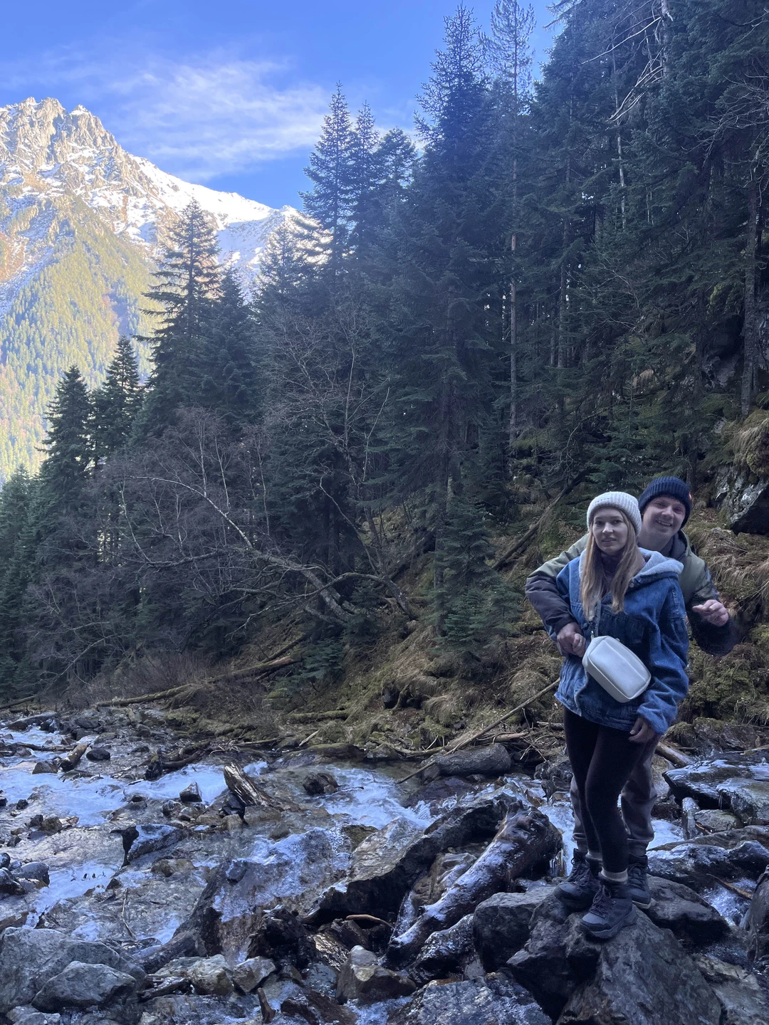 Поездка прошла хорошо. Ездили компанией, все понравилось. Рекомендую, очень красивые виды 😊
