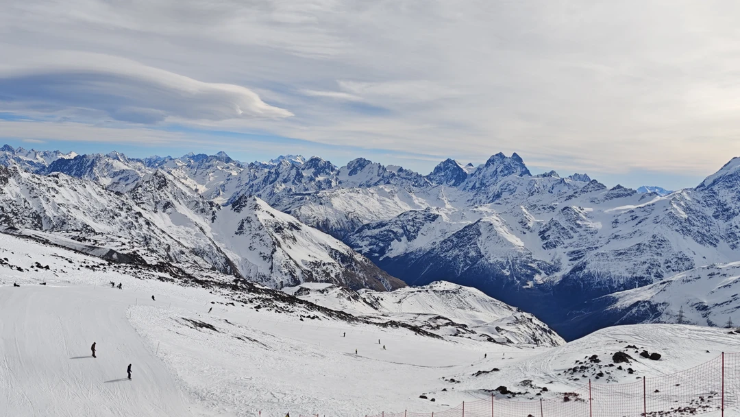 Огромное спасибо за прекрасную экскурсию! Всё было просто великолепно: отлично составленный маршрут, который позволил увидеть самое