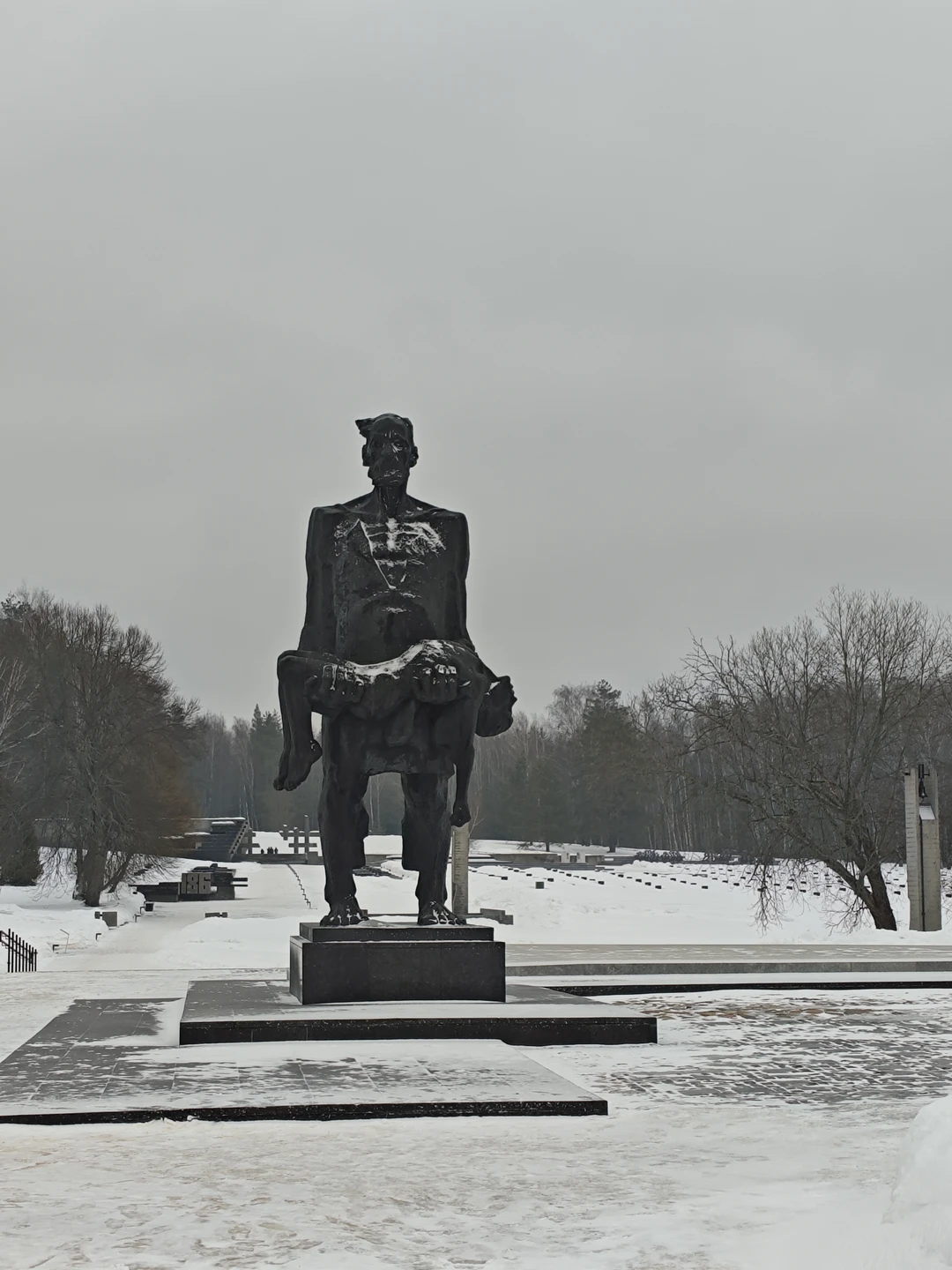 На экскурсию ездили с Александром!! Потрясающий человек! Приехал вовремя, машина чистая, заботился о нас всю дорогу!