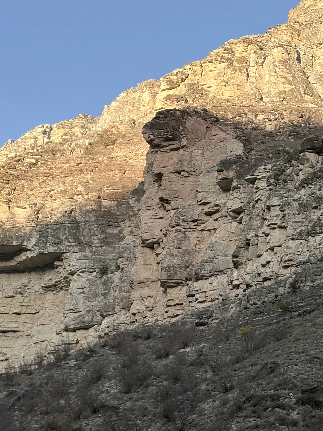 Путешествуем по Дагестану впервые. Благодаря Михаилу мы увидели Дагестан загадочным, непредсказуемым, современным и в то же