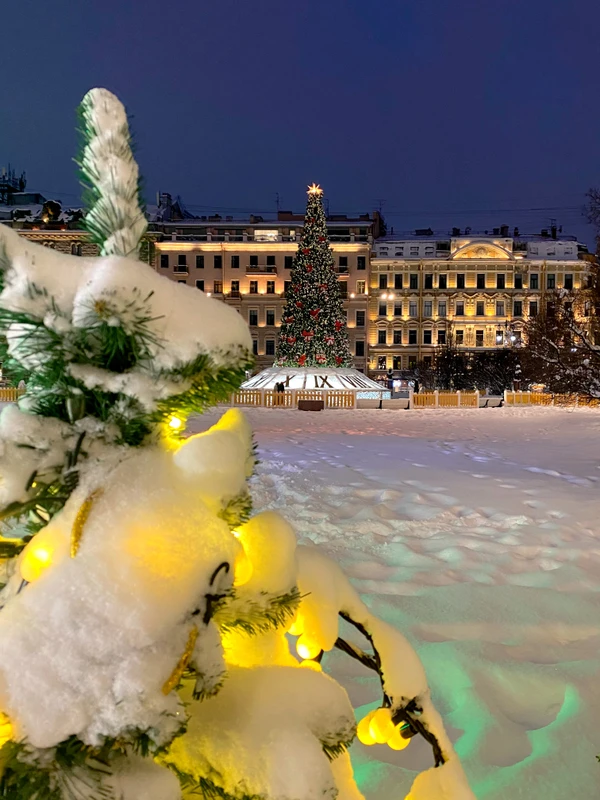 Фото - Экскурсия: "В поисках новогоднего настроения: рождественская ярмарка в центре Петербурга"