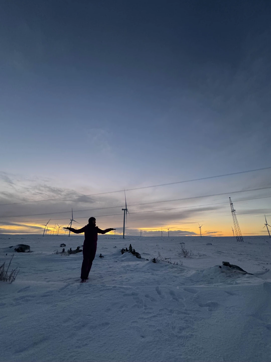 Возил нас Алексей, было легко и непринужденно, сплочено, Алексей всю поездку рассказывал много интересного, галантный и