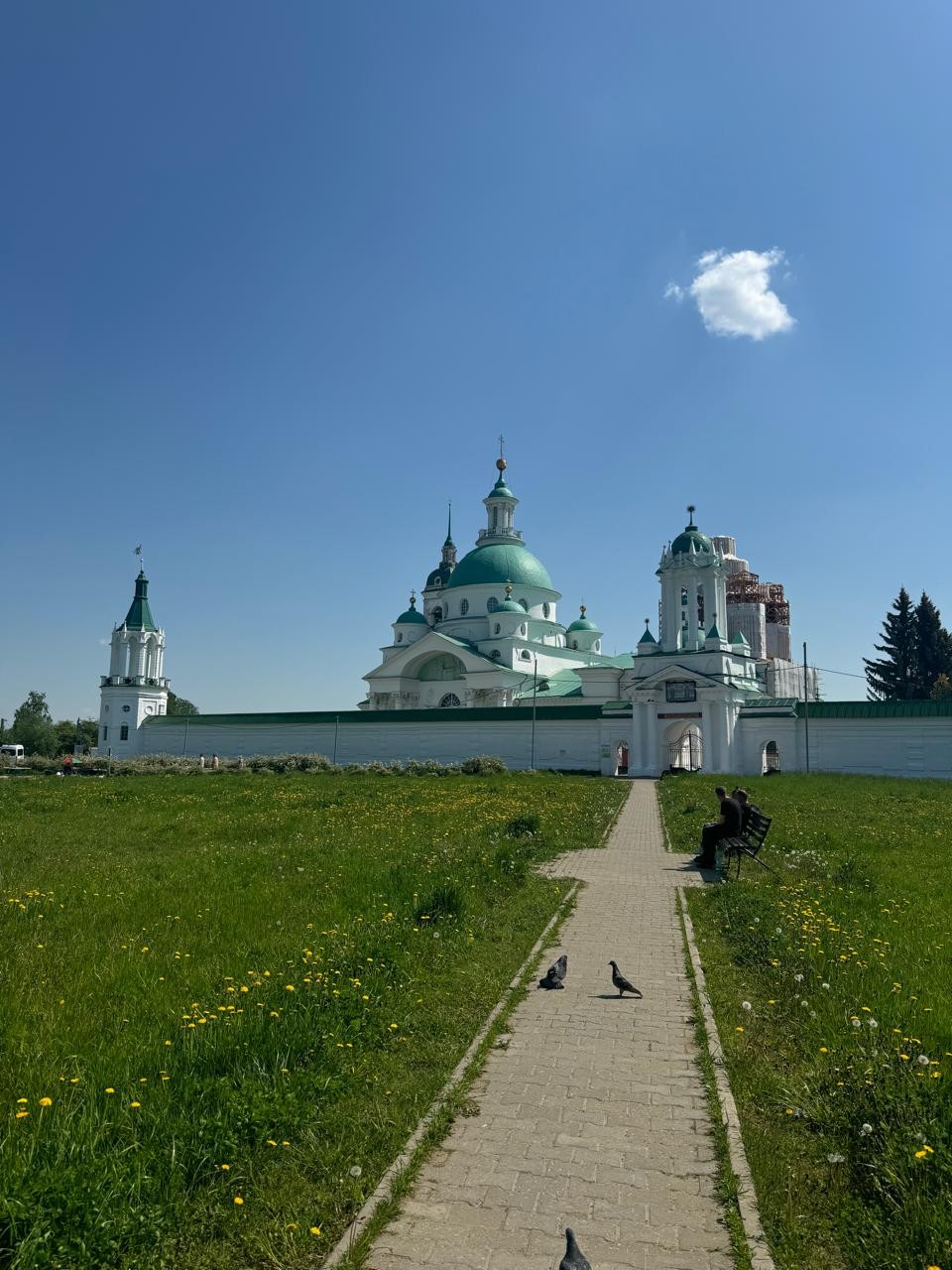 Очень насыщенная экскурсия. Историческое погружение, православные святыни и прекрасные пейзажи. Замечательная подача материала и знание истории