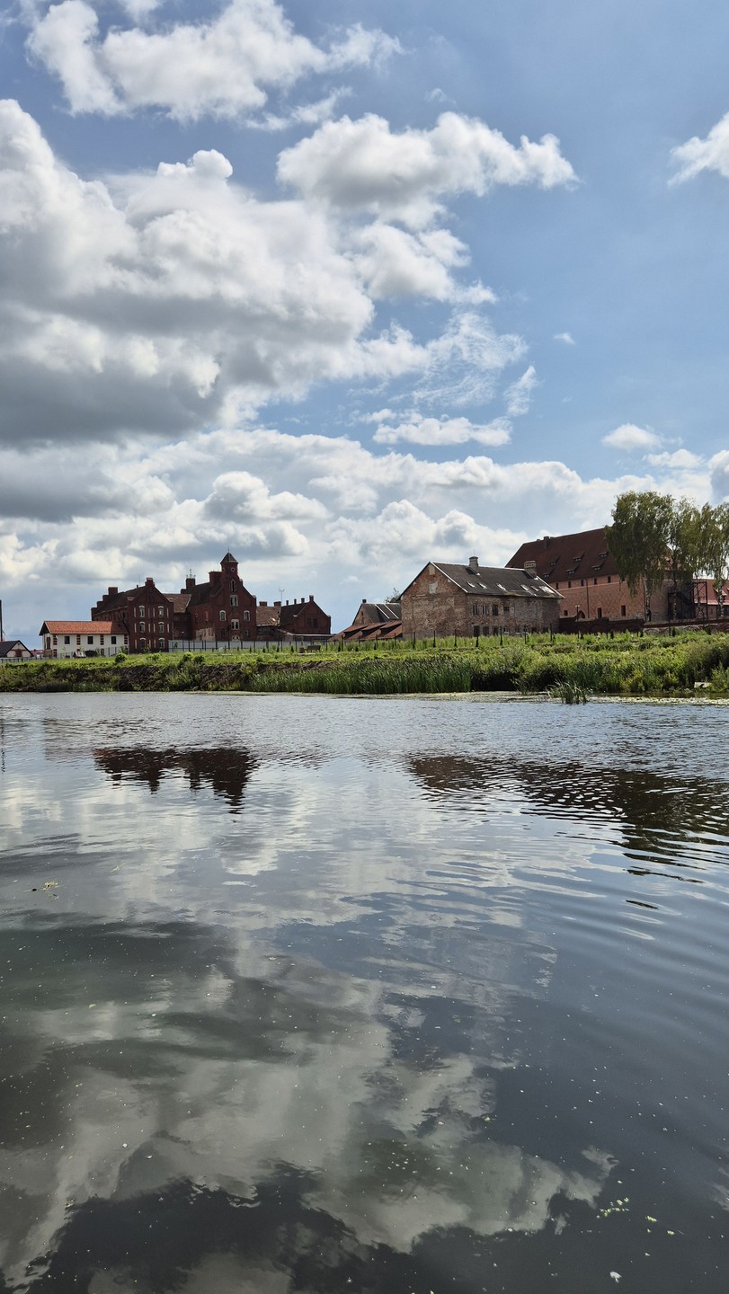 Чудесное путешествие на восток Калининградской области. Владимир прекрасно разбирается в истории края, его рассказы полны исторических
