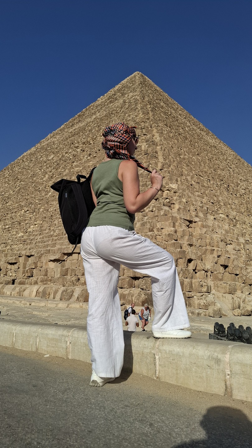 Мы сегодня целый день были на экскурсии с гидом Мухаммедом и это было просто невероятно! Он