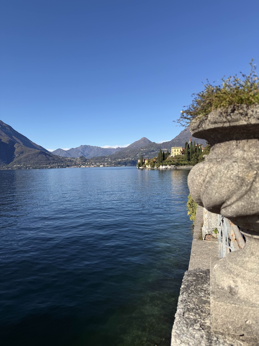 Хочу поблагодарить Артура за наши две экскурсии в Милане и по озеру Комо! Очень хороший и