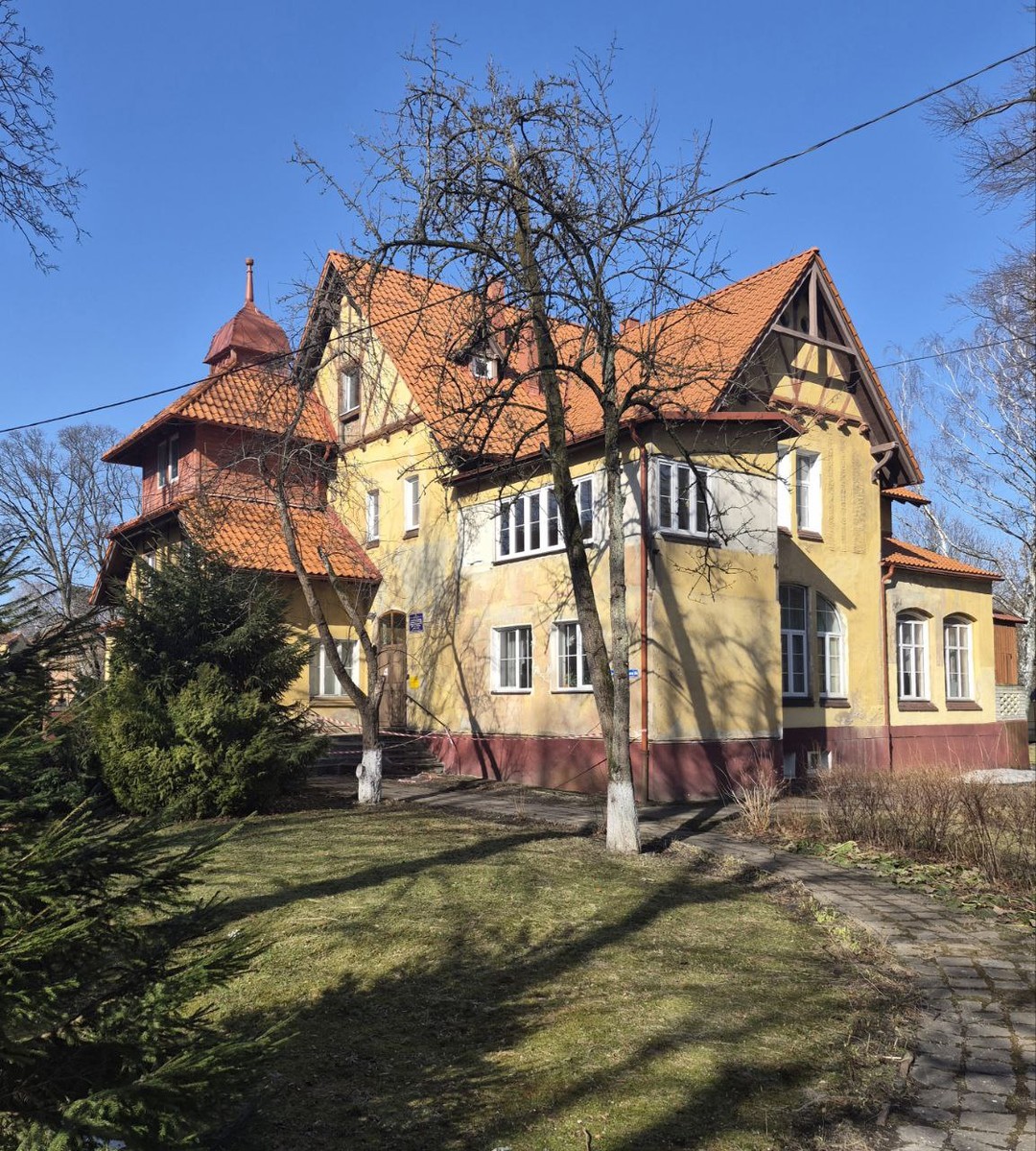 Экскурсия с Инной очень понравилась. Она великолепный рассказчик, отлично знающий историю места и не только. Ответила