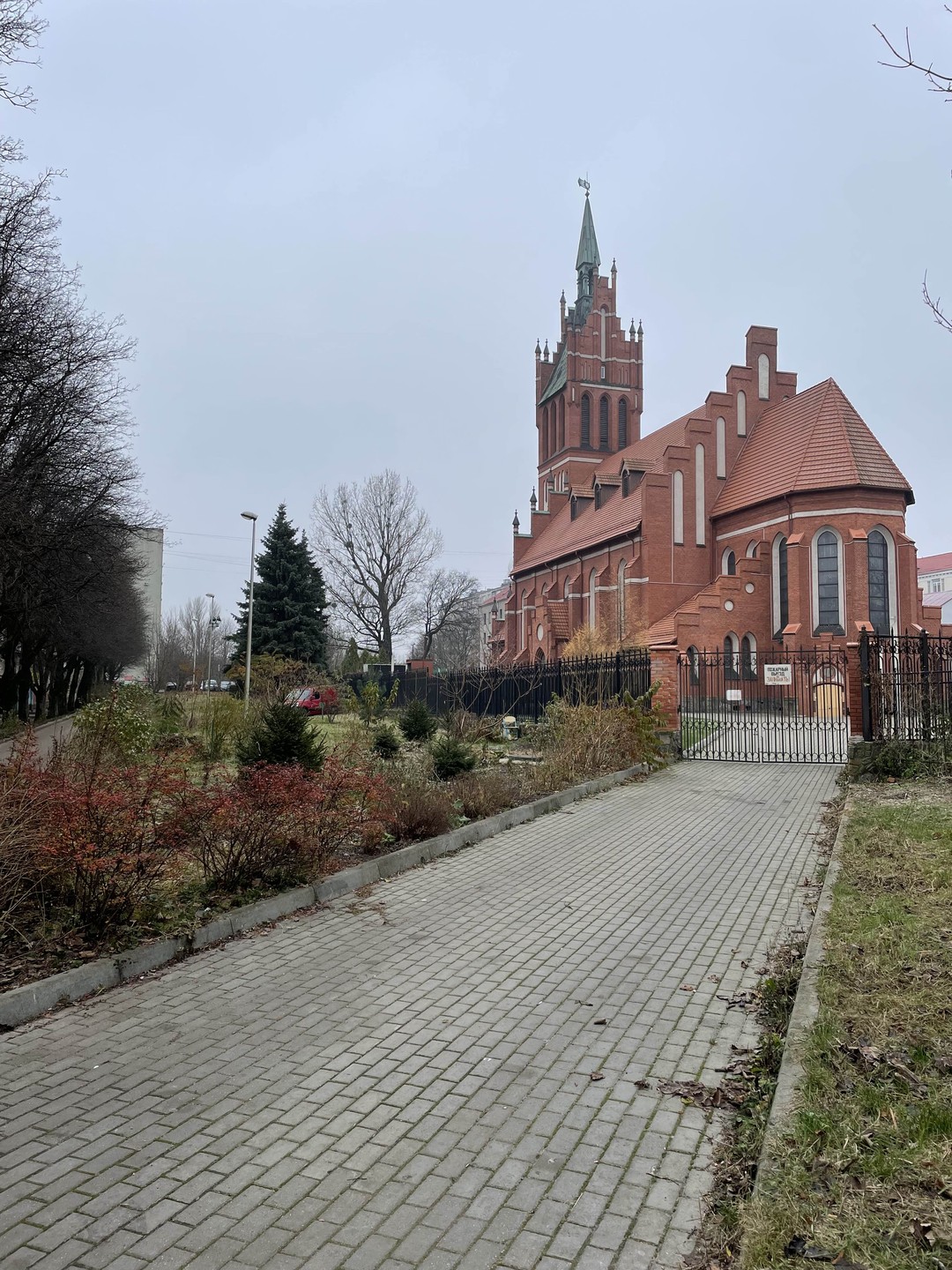 Очень хорошая получилась экскурсия по Калининграду, положившая начало для нашего путешествия. Мне было супер интересно и