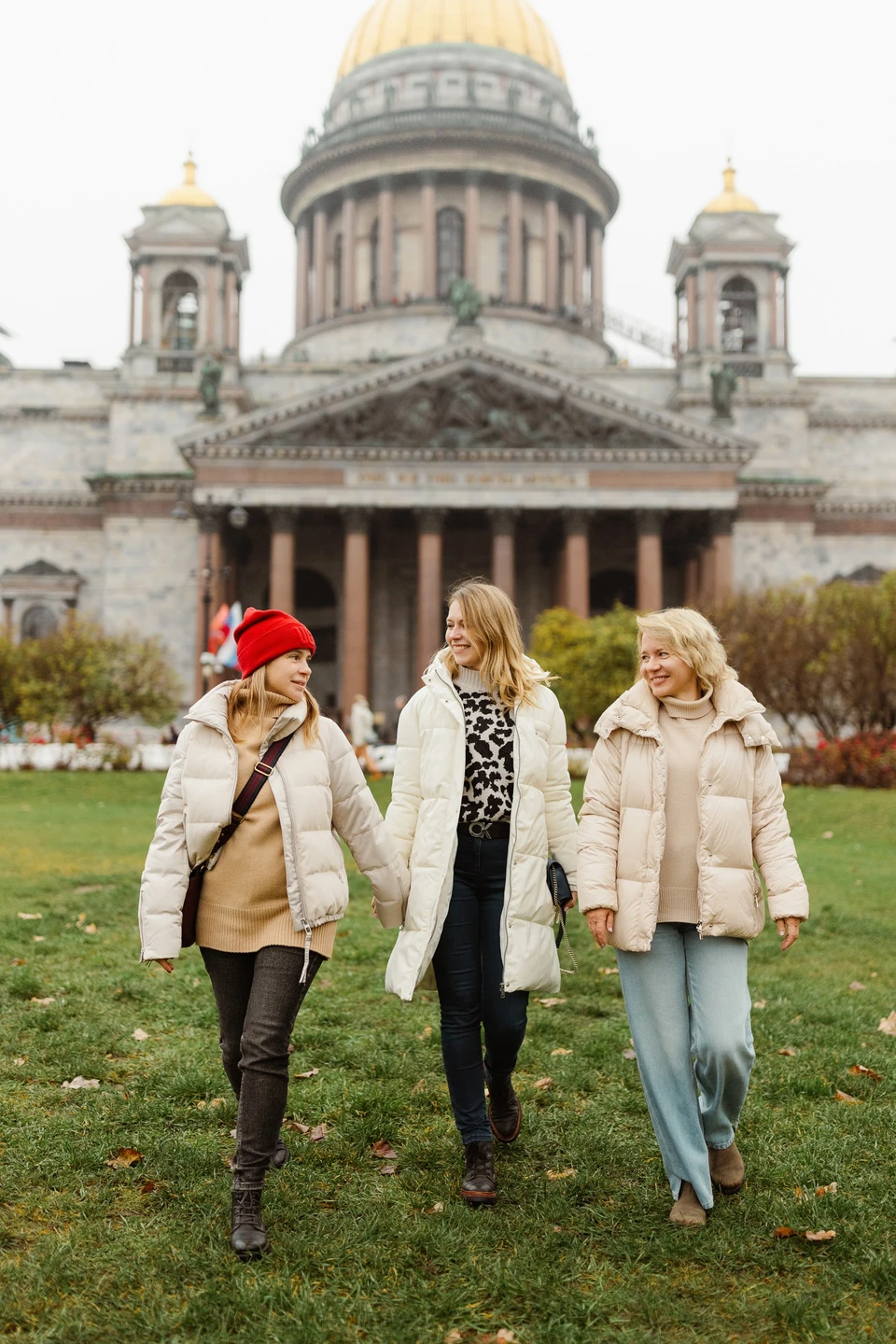 Наша ноябрьская фотопрогулка по Петербургу с гидом и фотографом Алексеем превзошла все ожидания! У Исаакиевского собора