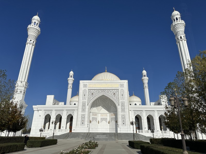Виды Чечня во всей красе: поездка из Махачкалы в Грозный, Аргун и Шали