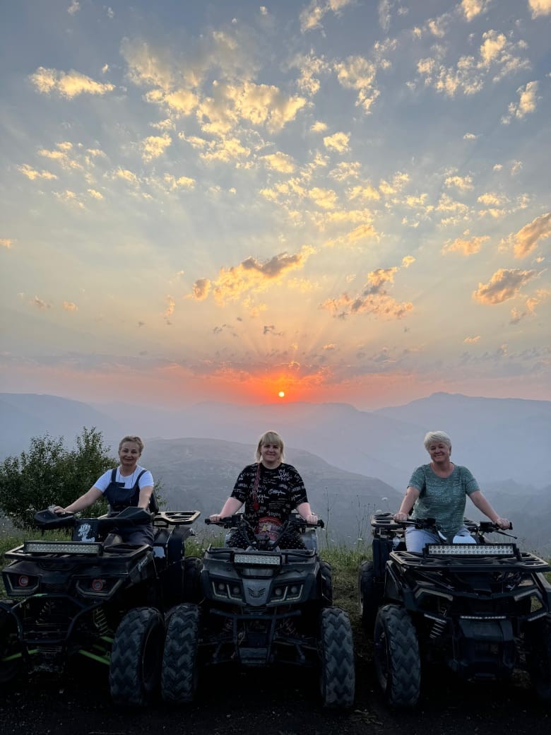 Здравствуйте. Провели три незабываемых дня в горах. Мы ездили группой 5 человек в очень комфортном микроавтобусе.
