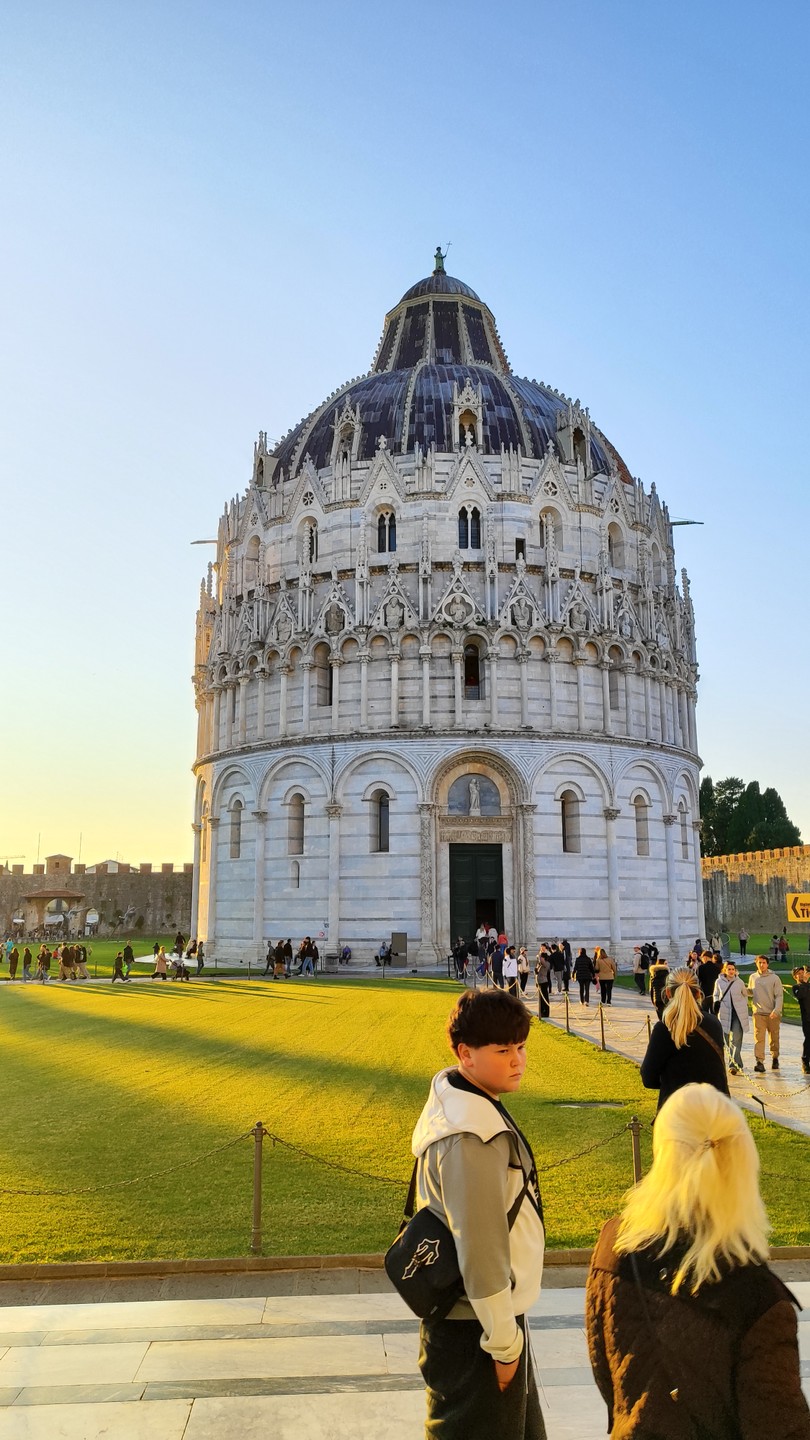 Ирина провела замечательную экскурсию) Материал очень структурирован, интересная подача, множество деталей и особенностей) Спасибо, очень рекомендую)