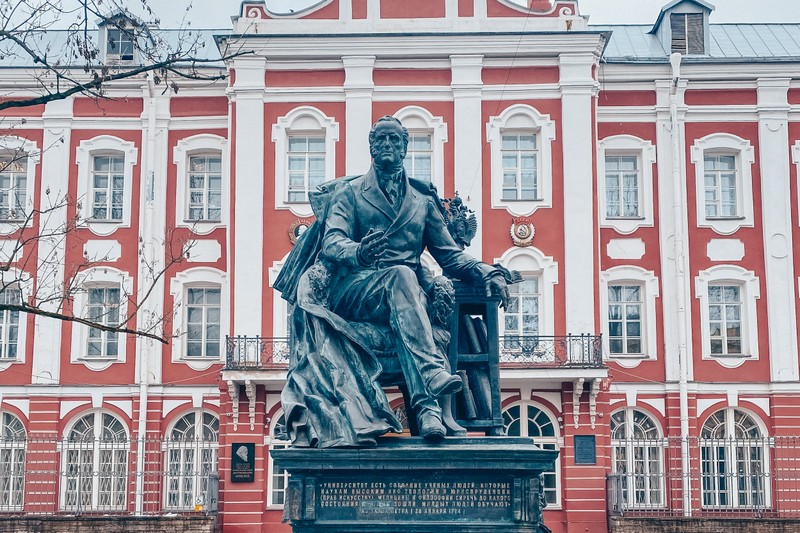 Меншиков и Петербург. История полудержавного властелина