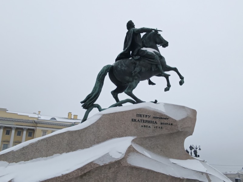 гид как родной человек,провел по самым красивым местам,человек опытный взахлеб слушали,большое спасибо ❤️