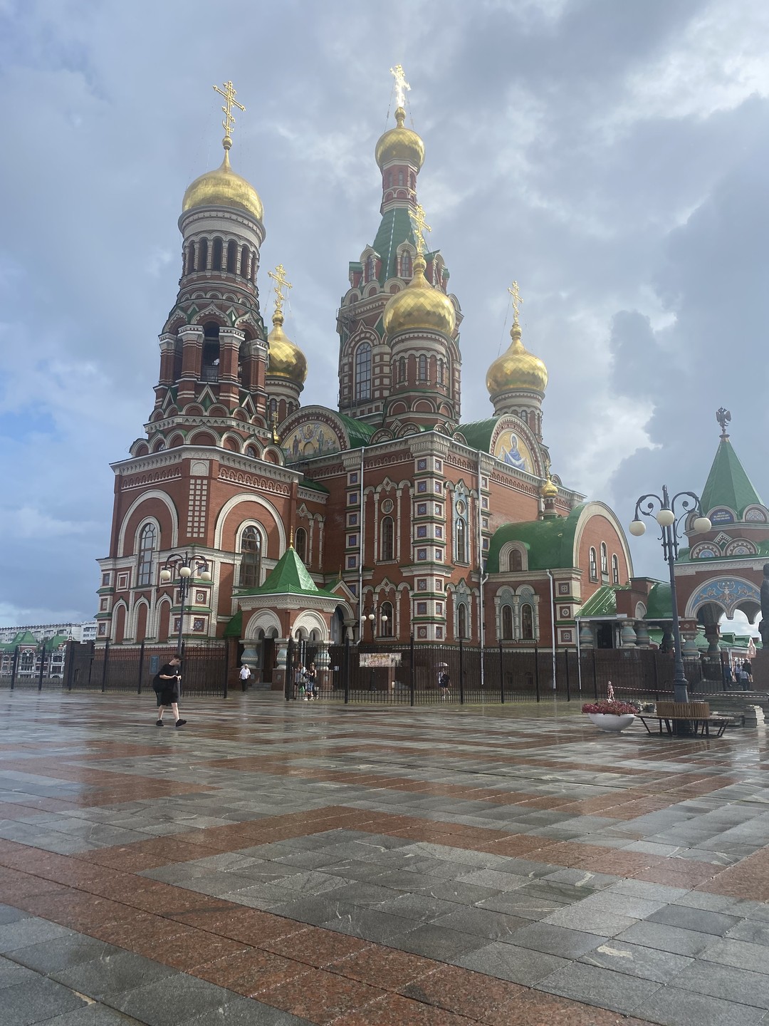 Хочу выразить восхищение за экскурсию Елене, подстроила маршрут и рассказ под детей с учетом возраста. В