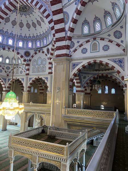 Очень понравилась экскурсия, Чечня потрясающая, автомобиль новый, комфортный, гид Валерий ОЧЕНЬ интересно рассказывает. Не съездите-не поймете