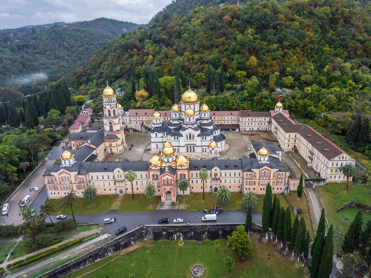Главное изображение экскурсии - Гагра, Рица, Новый Афон: групповая поездка из Сочи