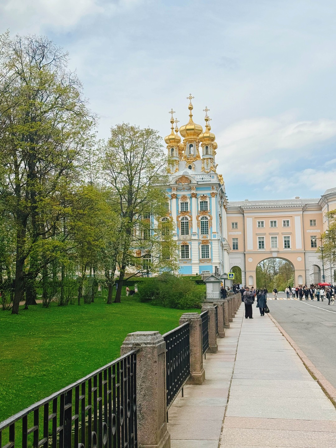 Дарья, хочу поблагодарить Вас за чудесную экскурсию по Царскому Селу. У нас остался восторг и приятное