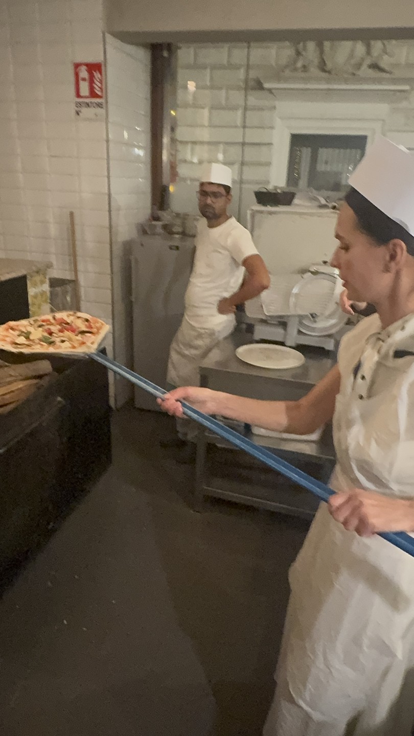 Благодарим Елену🌷 за этот чудесный гастрономический экскурс. Мы готовили пиццу по настоящему Итальянскому рецепту. Невероятная атмосфера