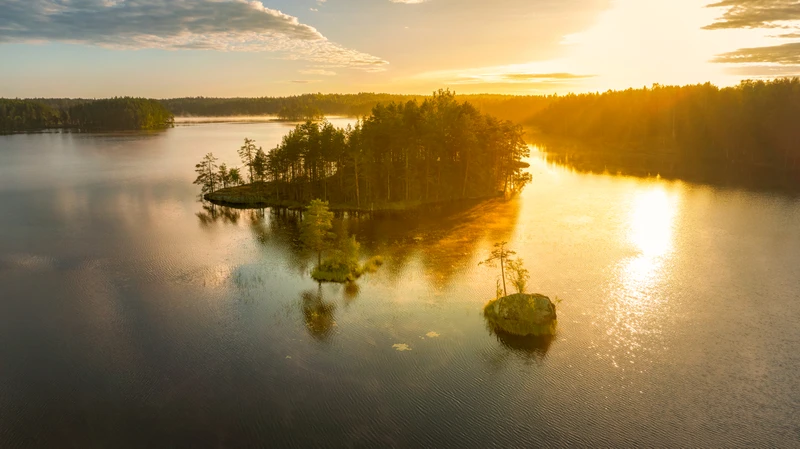 Золотой закат в Ладожских шхерах: прогулка на катере