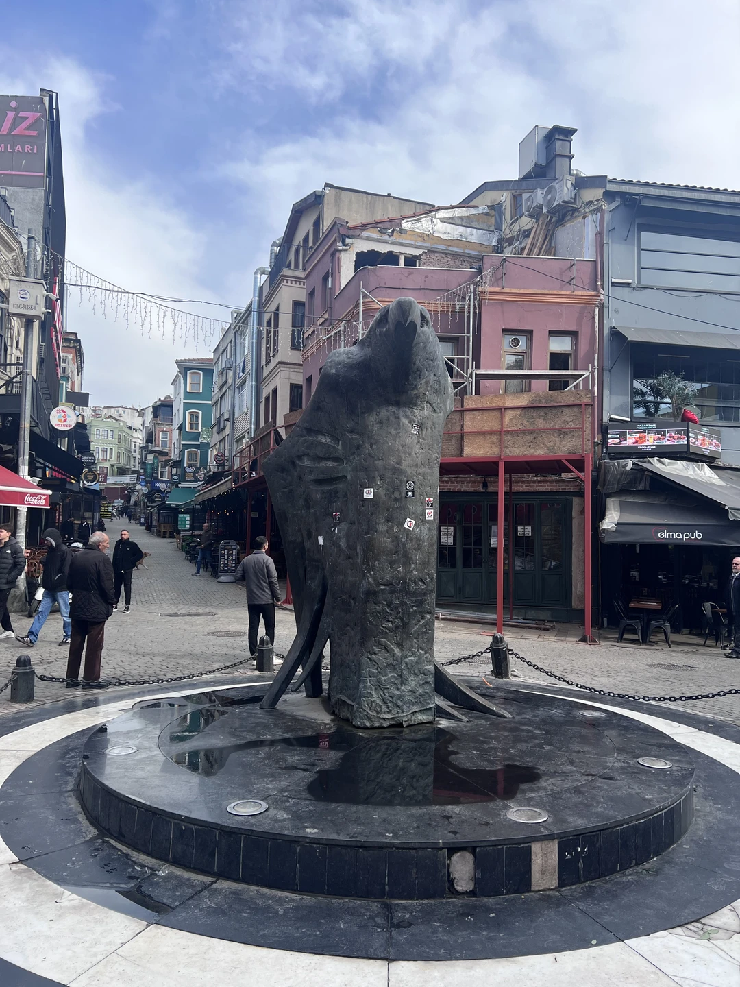 Очень благодарны Елене за экскурсию- прогулку, в ходе которой имели возможность ознакомиться с городом, его реальной