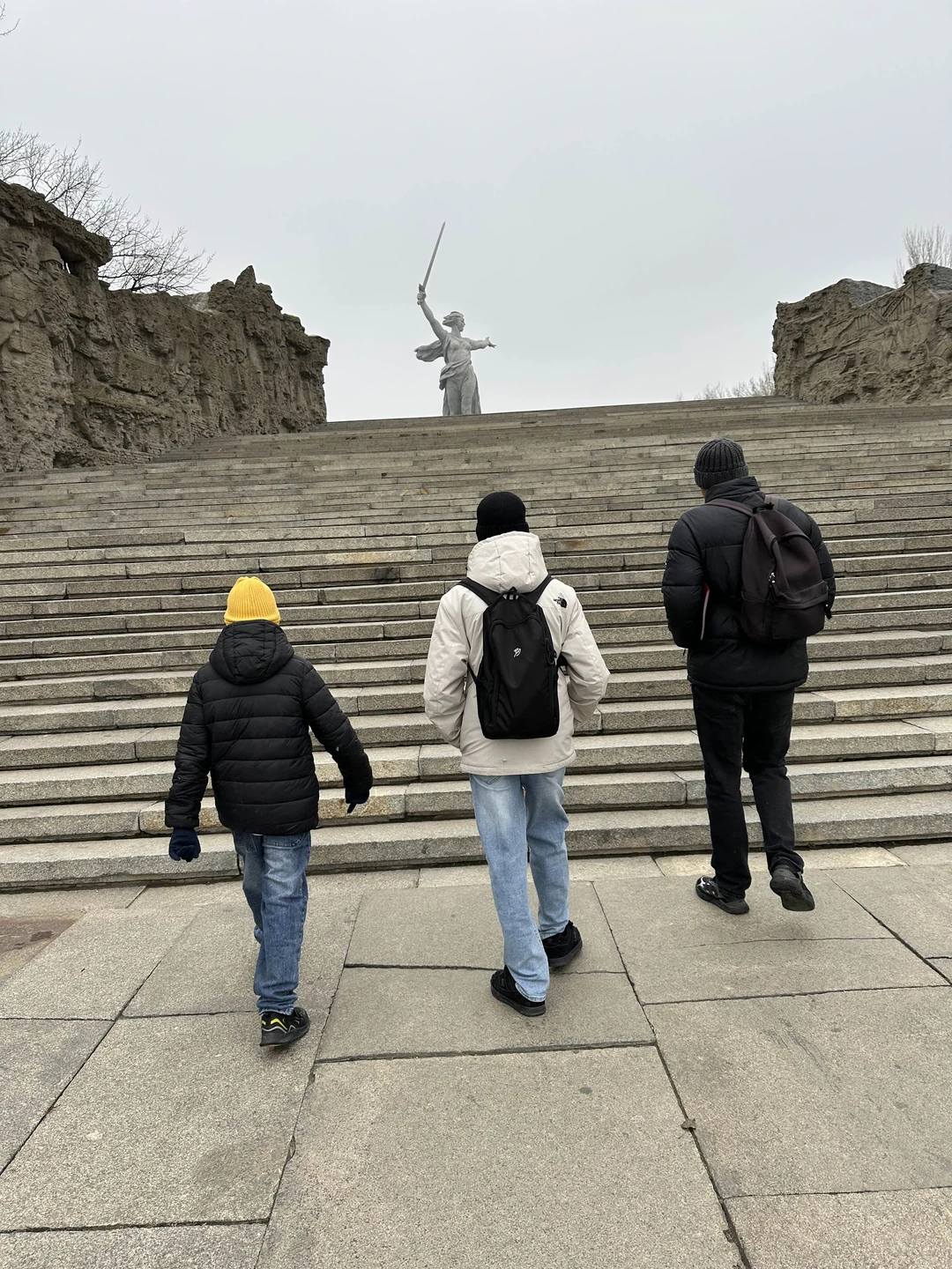Однозначно рекомендую данную экскурсию! Мы сходили на Мамаев курган сначала сами, просто погуляли, все посмотрели, но