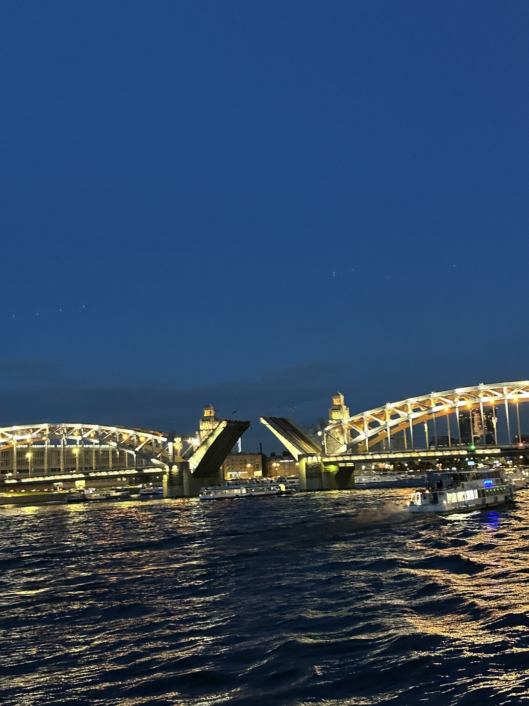 Романтика белых ночей и разводных мостов (Оксана)
