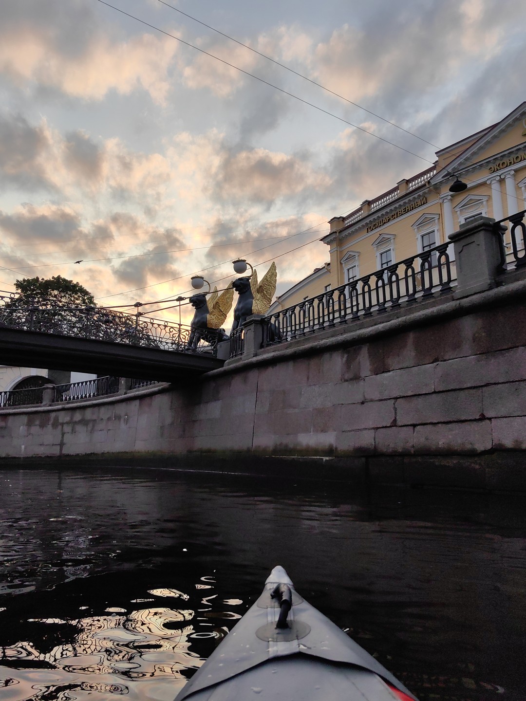 Рассвет в центре Петербурга на байдарке (Диана)