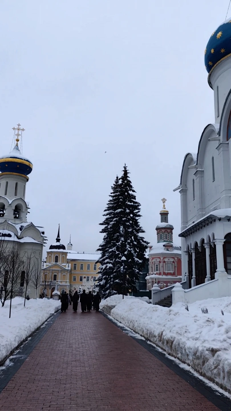 Спасибо за экскурсию! Понравился комфортный формат, в своём темпе, можно переслушать определённые моменты ещё раз, что