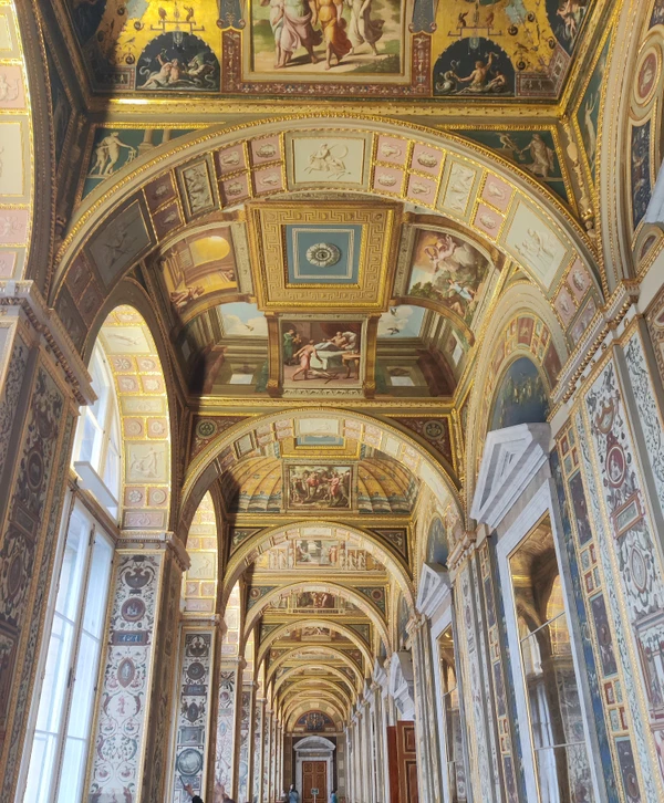 Охота за бриллиантами Екатерины II: забавная экскурсия-квест по Эрмитажу