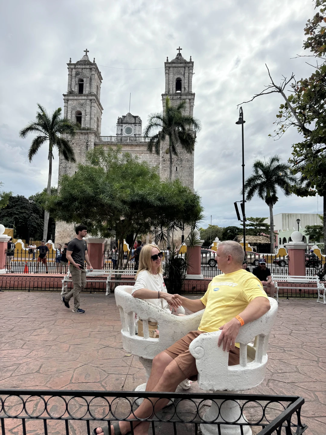 Экскурсия с Александром очень понравилась. Он очень хороший рассказчик, преподносит информацию интересно, подробно и не скучно