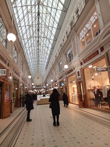 гид как родной человек,провел по самым красивым местам,человек опытный взахлеб слушали,большое спасибо ❤️