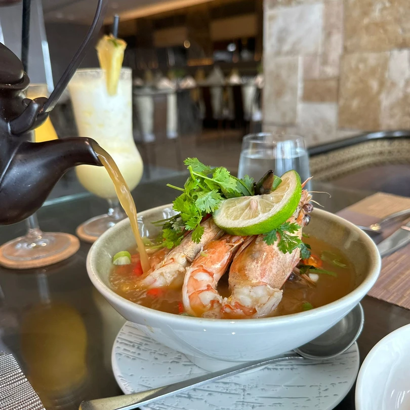 Спасибо Дмитрию за прекрасный день на Бохоле! Все было здОрово! Дмитрий приятный, тактичный в общении. Хорошо